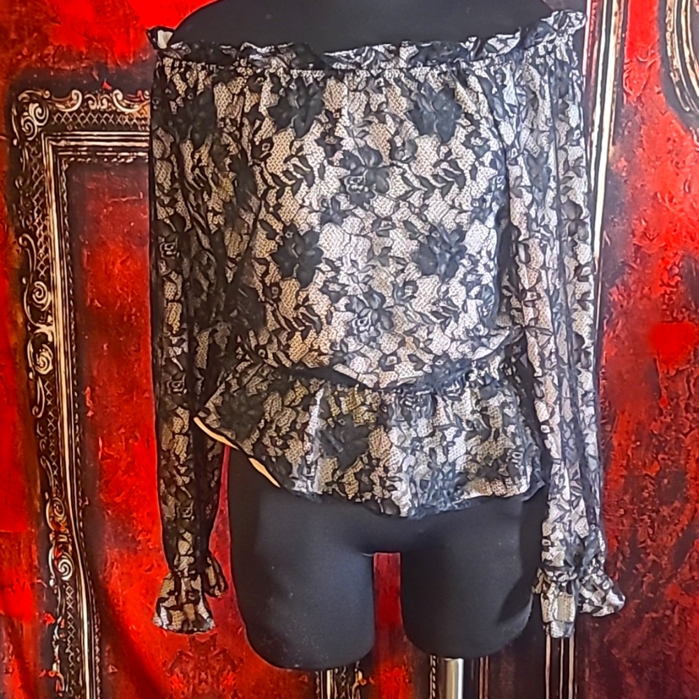 Lace top Victor Acosta